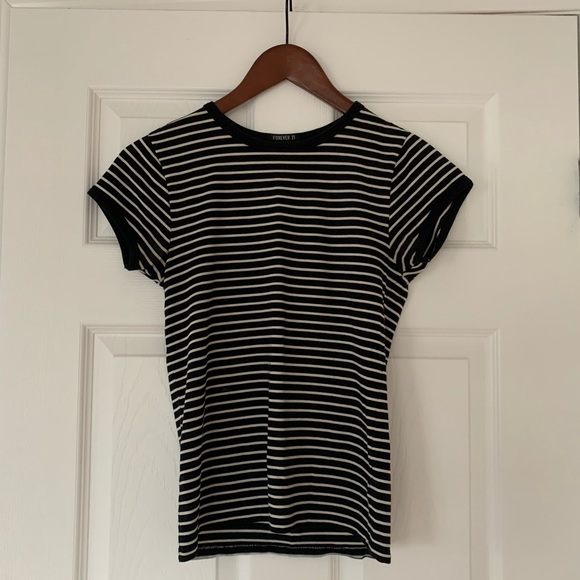 2 for $20 🎀 Forever 21 Striped Tee - Picture 3 of 5